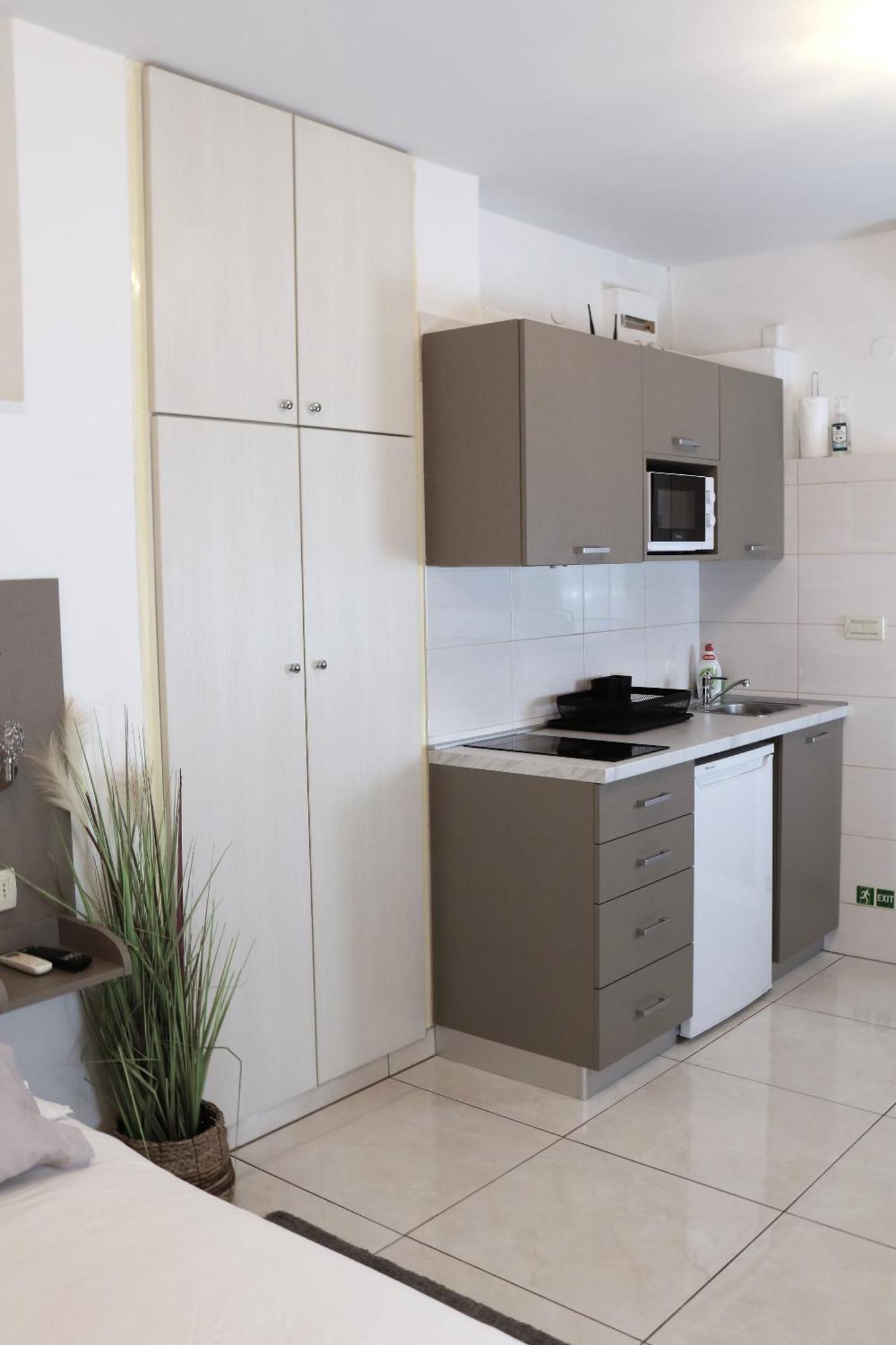 Apartments And Rooms Tudor Сплит Екстериор снимка